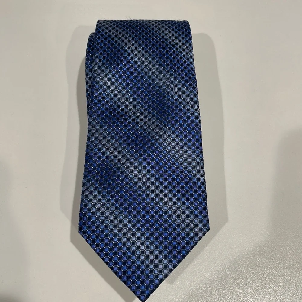 Joseph Abboud Youth Silk Tie. EUC.